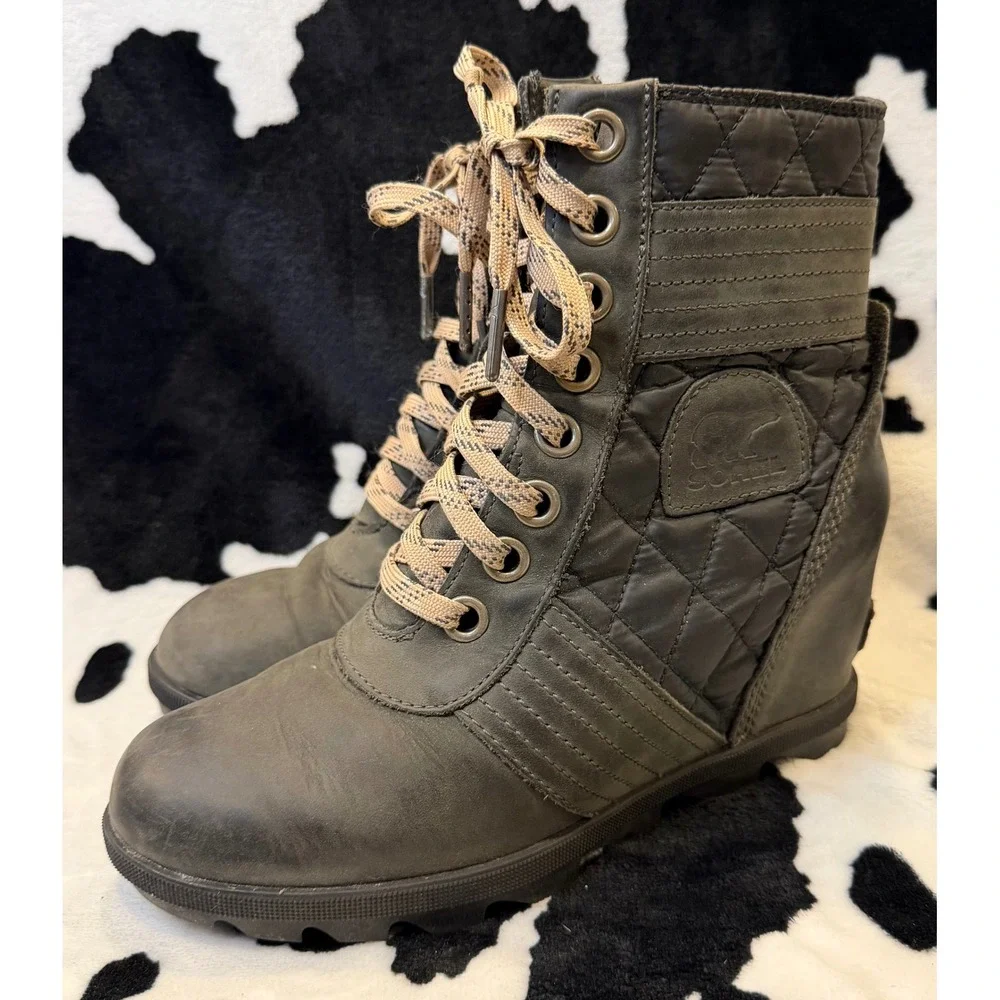 Sorel Joan of Arctic Wedge‎ II Quilted Boots Grey Black Women's 7.5